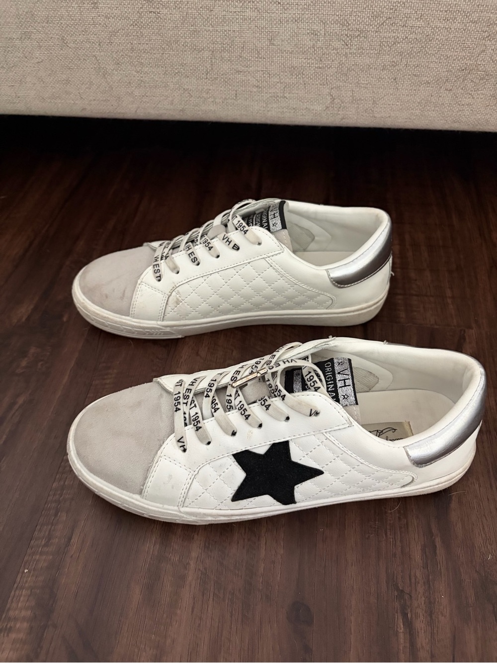 White Quilted Women's Casual Sneakers with Black Star Accent